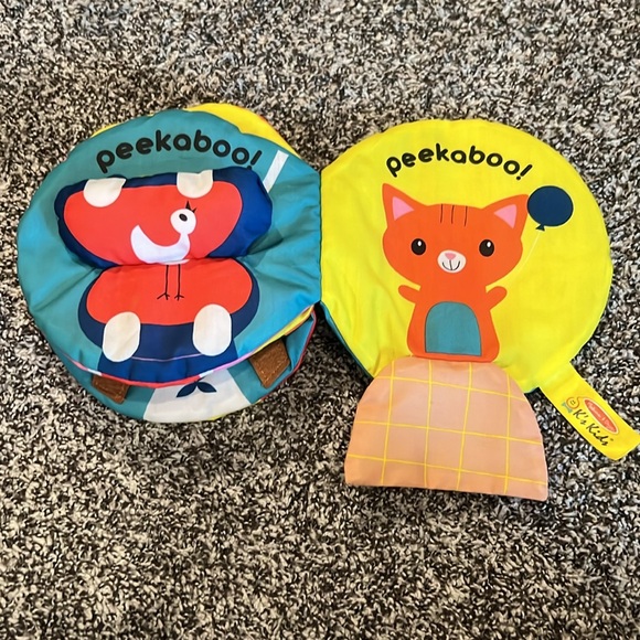 Melissa & Doug Soft Activity Baby Book - Peekaboo - Picture 6 of 6